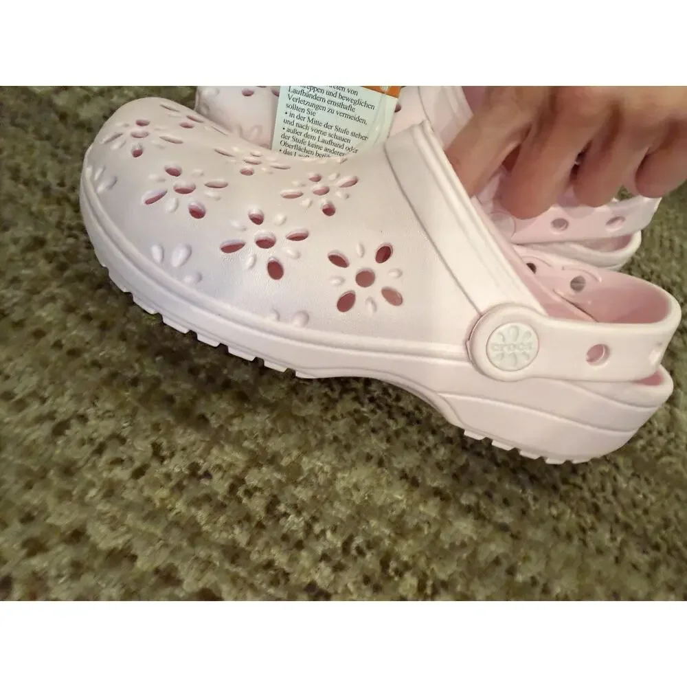 Crocs Clogs Classic Pink With Floral Cut-Out Size 3 Junior, Big Girl Sz 3 NWT
